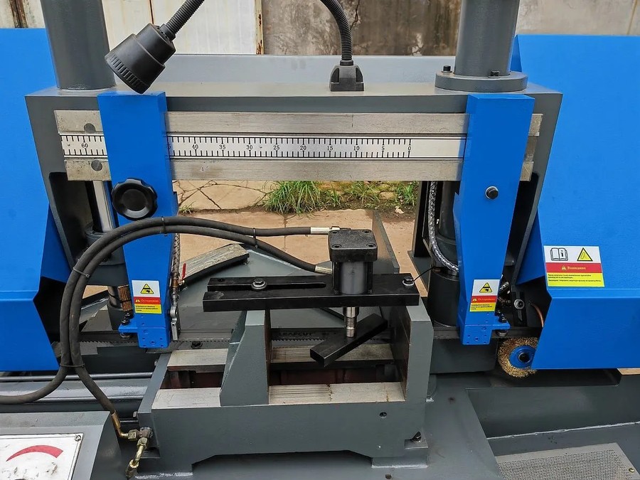 MetalTec BS 350 CZ ленточнопильный станок c поворотом пильного модуля под углом до 60° — изображение 2