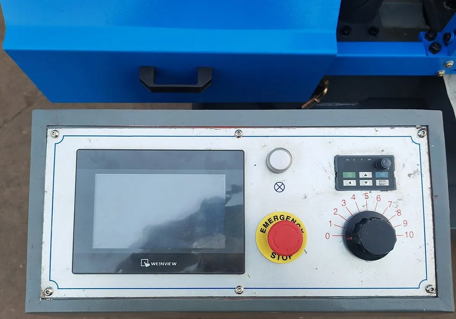 MetalTec BS 300 ZA автоматический колонный ленточнопильный станок с поворотом до 60° — изображение 2