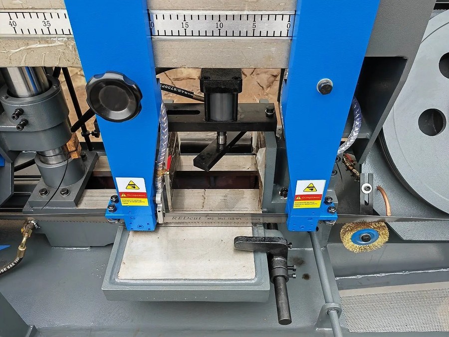 MetalTec BS 400 CH ленточнопильный станок для резки металла под углом 90° — изображение 5
