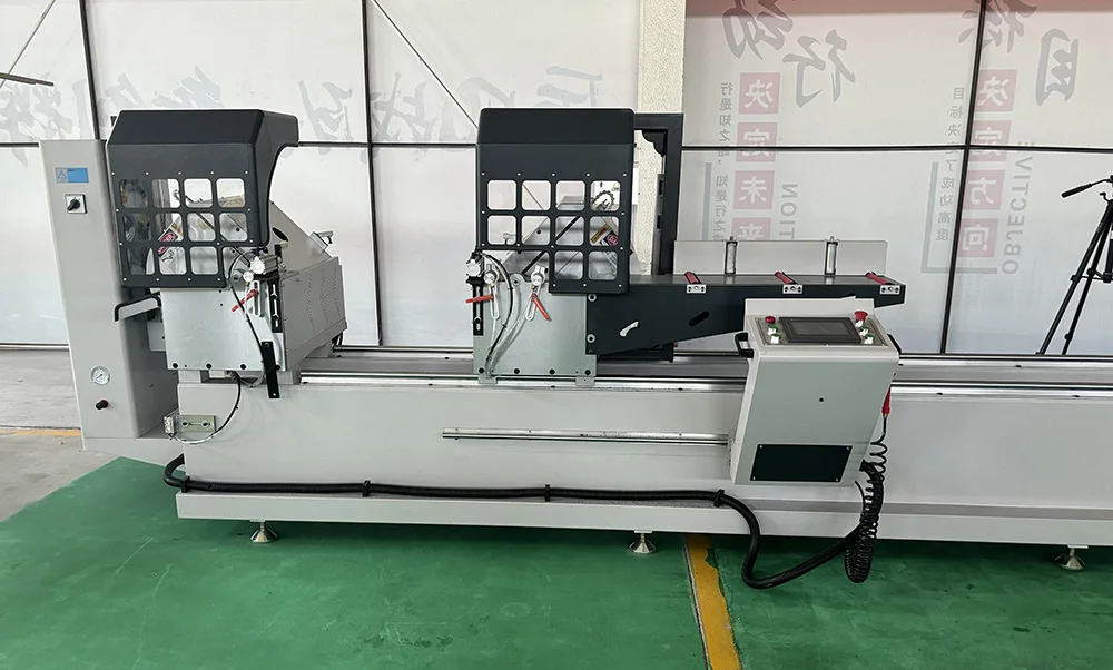 Автоматическая двухголовая пила с ЧПУ QUADRO ALUCUT CNC 500 x 5000 (Angles 45°/ 90°/ 135°)