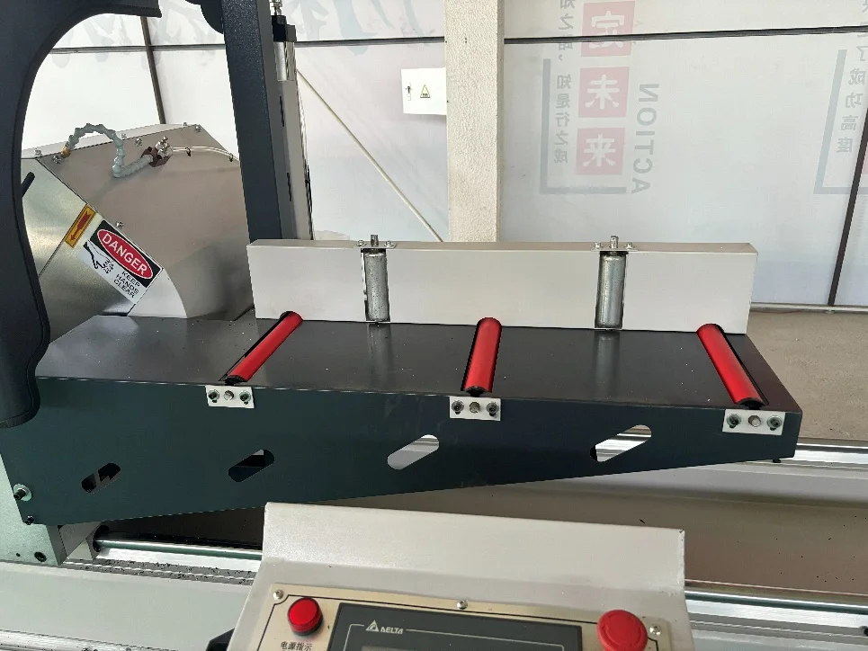 Автоматическая двухголовая пила с ЧПУ QUADRO ALUCUT CNC 500 x 5000 (Angles 45°/ 90°/ 135°)