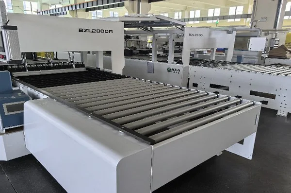 Автоматическая линия 3-х сторонней склейки коробок с ЧПУ NANXING BZL-2800 (R)