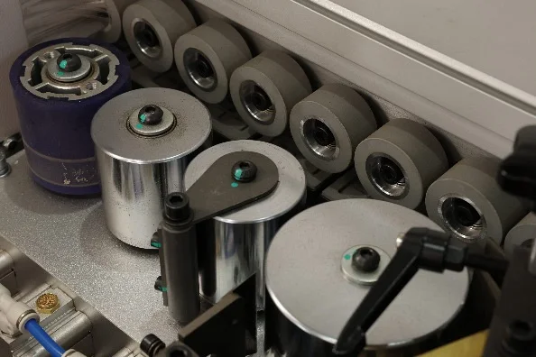 Кромкооблицовочный станок Excitech 736 SERVO PRE-PUR M — изображение 7