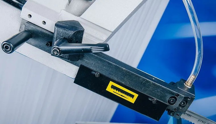 MetalTec BS 270 FHE ручной ленточнопильный станок для резки металла — изображение 9