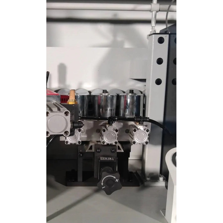 Автоматический кромкооблицовочный станок WoodTec Н355F Plus — изображение 5
