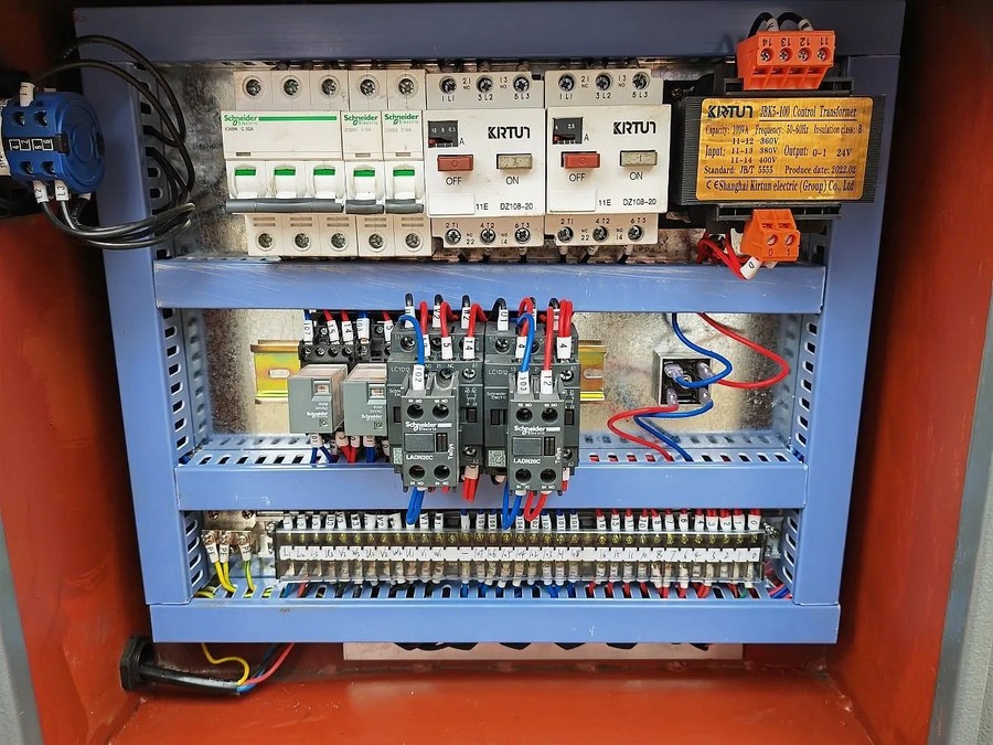 MetalTec BS 400 CH ленточнопильный станок для резки металла под углом 90° — изображение 12